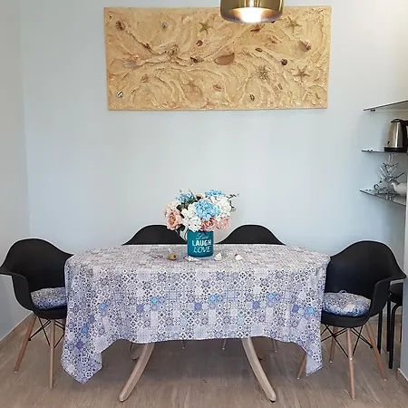 Apartment On Grecheskaya 5